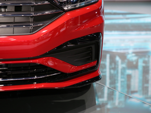 2019280TSI DSG R-Line VI ^