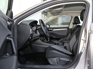 2019款200TSI DSG舒适型 国VI 前排空间