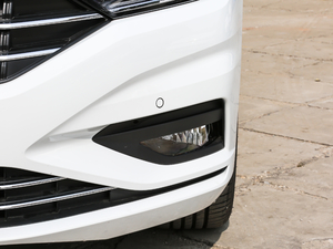 2019款280TSI DSG豪华型 国VI 前雾灯