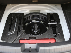 2019款280TSI DSG豪华型 国VI 备胎