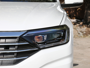 2019款280TSI DSG舒适型 国VI 大灯