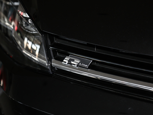 2019280TSI DSG R-Line V ^