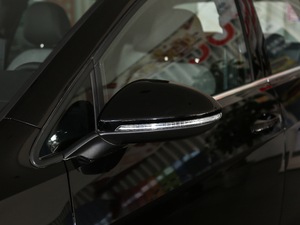 2019280TSI DSG R-Line V ^