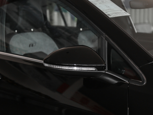 2019280TSI DSG R-Line V ^