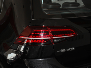 2019280TSI DSG R-Line V ^