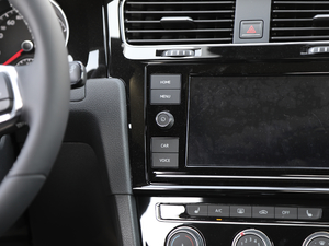 2019280TSI DSG R-Line VI {