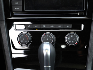 2019280TSI DSG R-Line VI {{