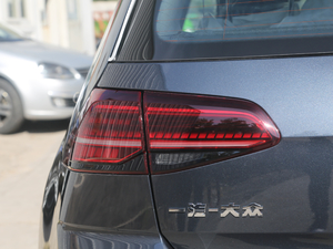 2019280TSI DSG R-Line VI ^