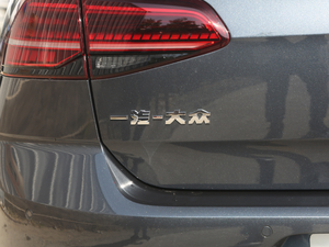 2019280TSI DSG R-Line VI ^