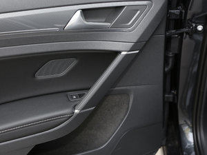 2019280TSI DSG R-Line VI g