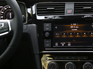 2019280TSI DSG R-Line VI {