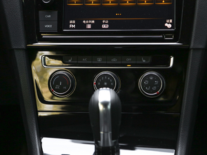 2019280TSI DSG R-Line VI {{