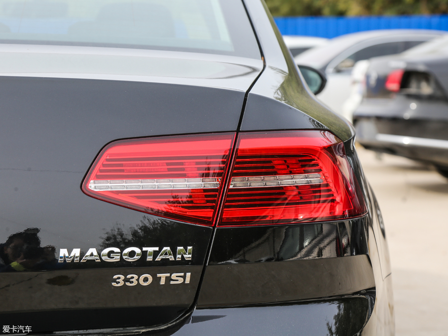 2019~v 330TSI DSG A V