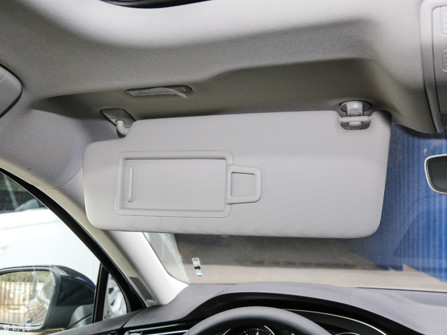 2019~v 330TSI DSG A (gu)V