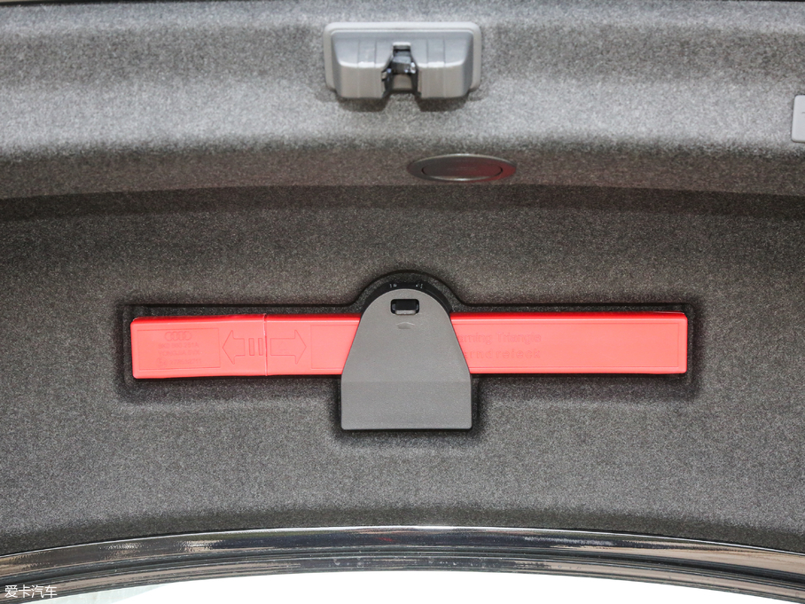 2019~v 330TSI DSG A (gu)V