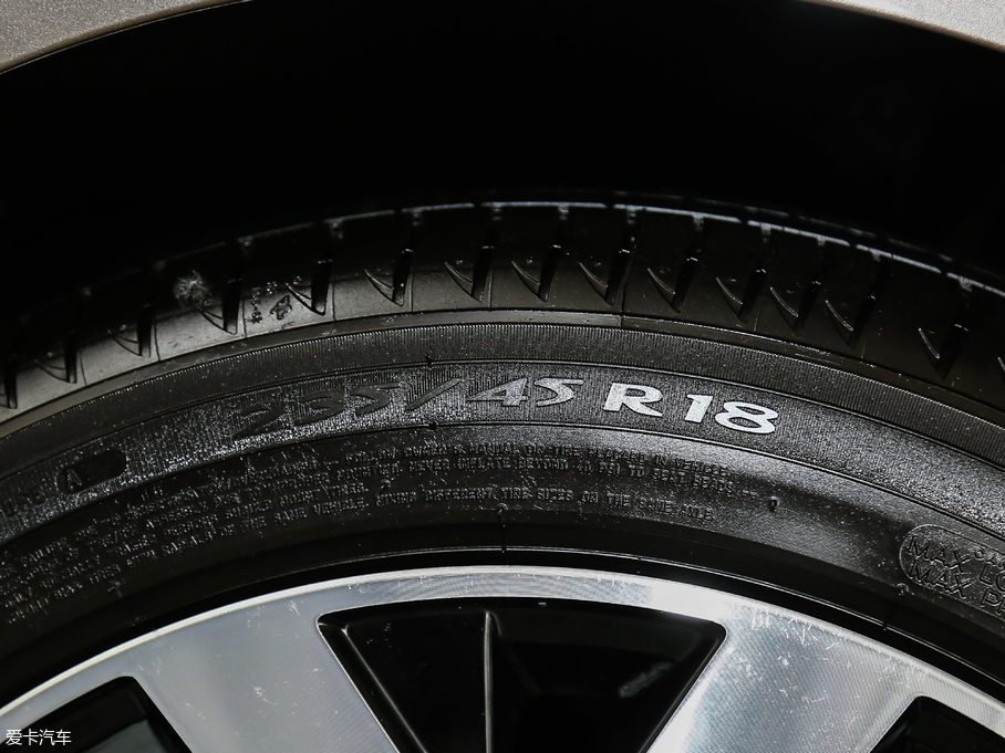 2019~v 330TSI DSG F VI