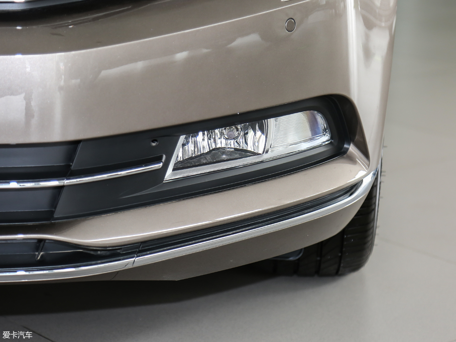 2019~v 330TSI DSG F (gu)VI