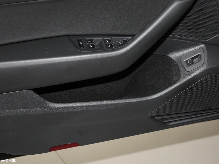 2019~v 330TSI DSG F VI