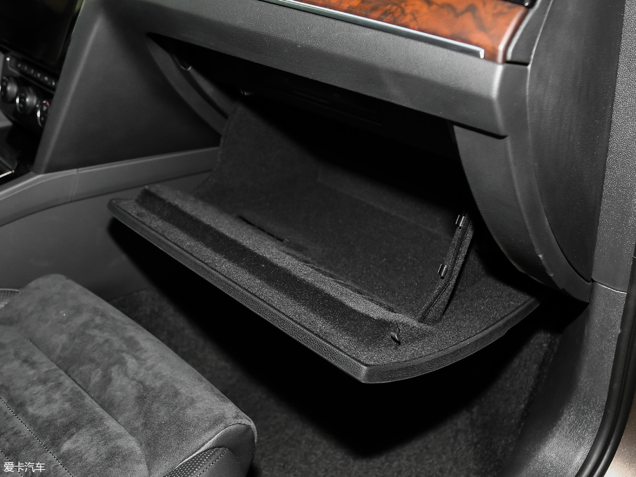 2019~v 330TSI DSG F VI