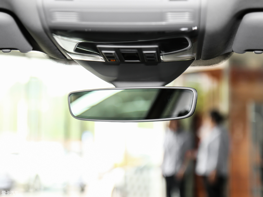 2019~v 330TSI DSG F VI