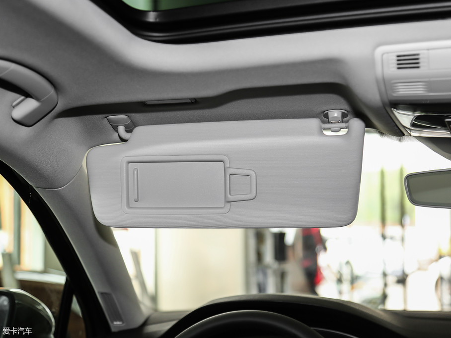 2019~v 330TSI DSG F VI