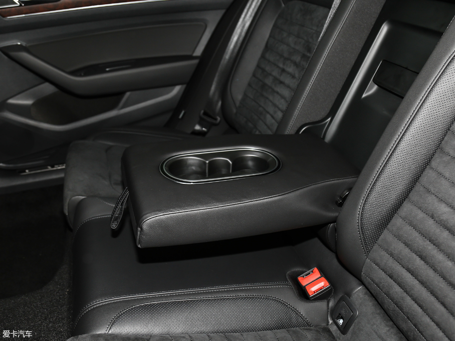 2019~v 330TSI DSG F VI