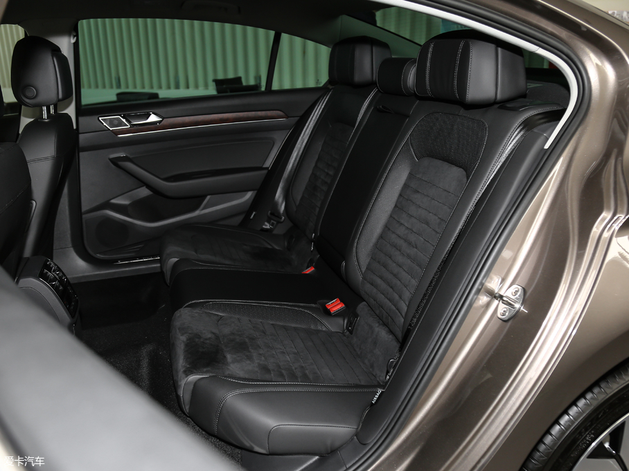 2019~v 330TSI DSG F VI