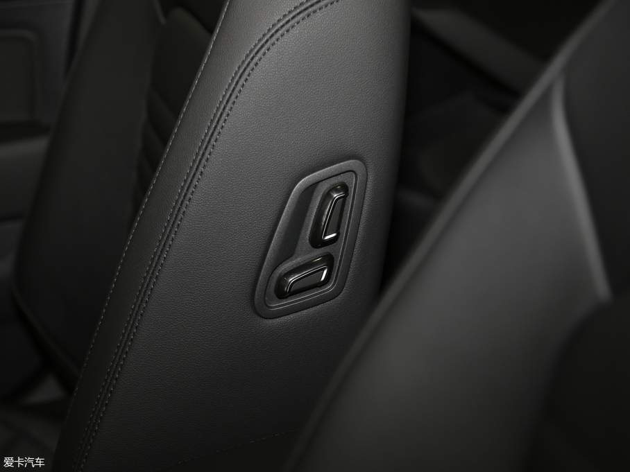 2019~v 330TSI DSG A VI