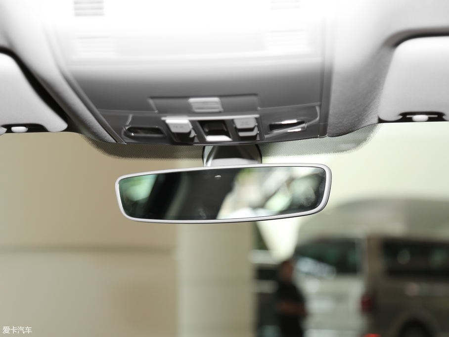 2019~v 330TSI DSG A VI