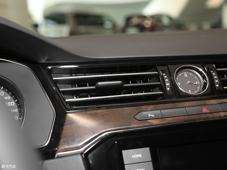 2019~v 330TSI DSG A VI