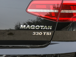 2019330TSI DSG A V ^