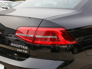 2019330TSI DSG A V ^