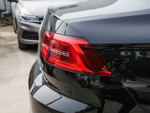 2019330TSI DSG A V ^