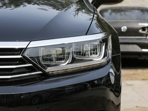 2019款330TSI DSG 豪华型 国V 大灯