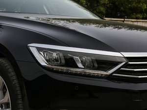 2019330TSI DSG A V ^