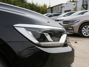 2019330TSI DSG A V ^