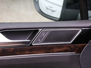 2019330TSI DSG A V g