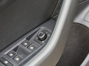 2019330TSI DSG A V g