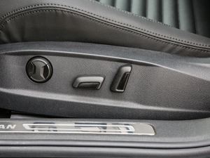 2019330TSI DSG A (gu)V {{(dio)(ji)