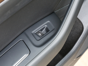 2019330TSI DSG A V g