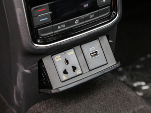 2019330TSI DSG A V g