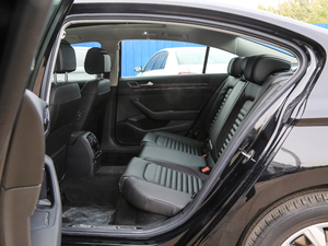 2019款330TSI DSG 豪华型 国V 后排空间