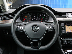 2019330TSI DSG A V п؅^