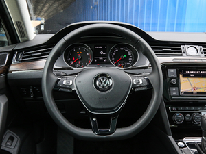 2019款330TSI DSG 豪华型 国V 方向盘