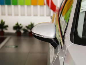 2019330TSI DSG A V ^