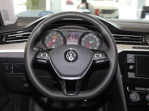 2019款280TSI DSG 领先型 国V 方向盘