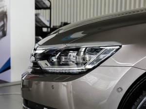 2019330TSI DSG F VI ^