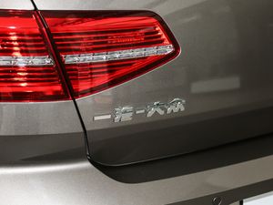 2019330TSI DSG F VI ^