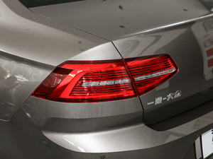 2019330TSI DSG F VI ^