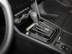 2019款330TSI DSG 豪华型 国VI 换挡杆